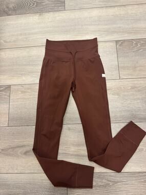 Vuori Daily Legging High Rise Drawcord Performance Leggings Brown